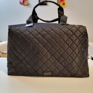 STEVE MADDEN QUILTED WEEKENDER BAG
